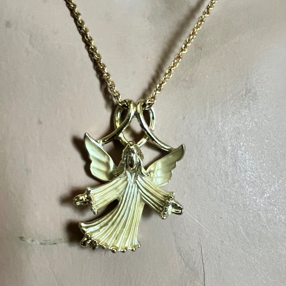 Vintage Guispi Gold Tone Angel Pendant Necklace Size 18 Inch‎ Angelic 90s